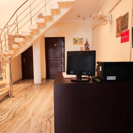 Hotel Green Villa - Near Anand Vihar Station 뉴델리 외부 사진