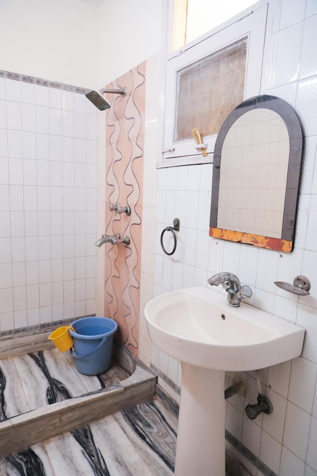 Hotel Green Villa - Near Anand Vihar Station 뉴델리 외부 사진