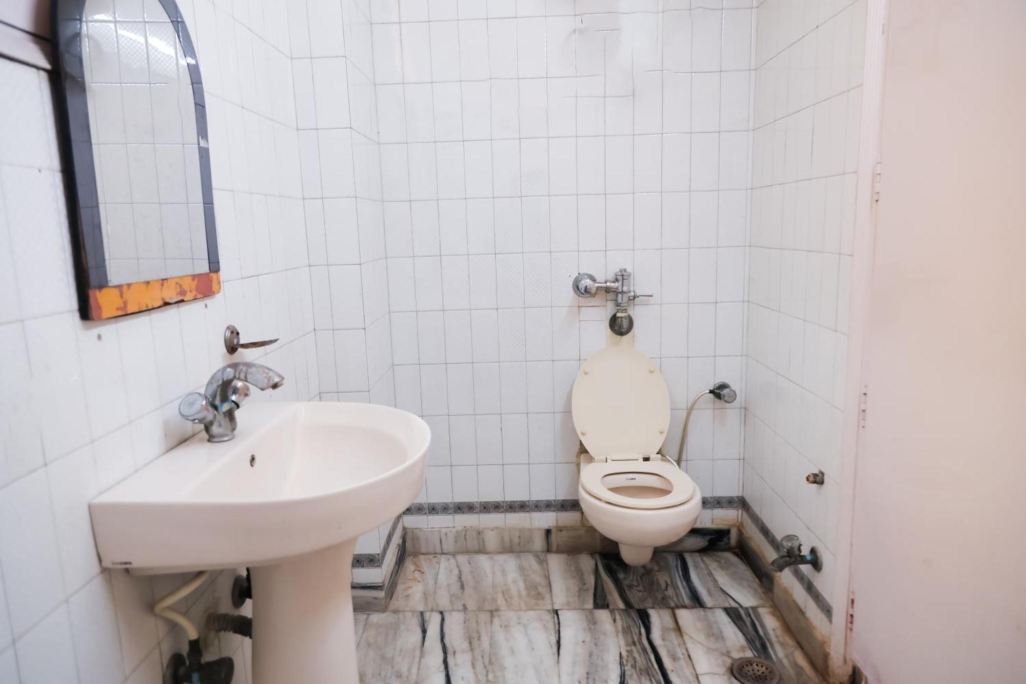 Hotel Green Villa - Near Anand Vihar Station 뉴델리 외부 사진